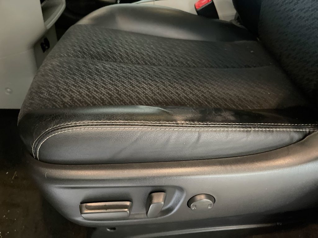 Thumbnail: 2012 Toyota Sienna - 21