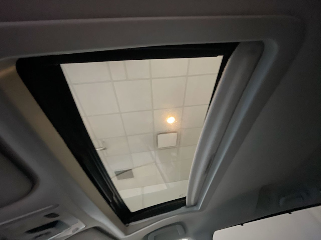 Thumbnail: 2012 Toyota Sienna - 27