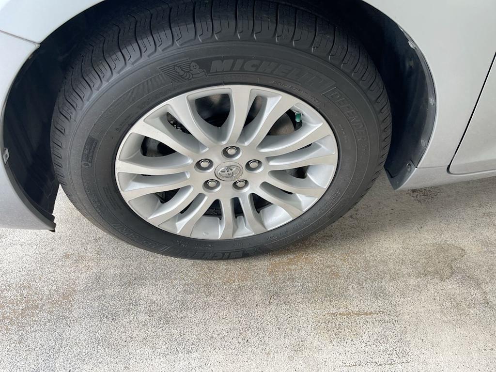 Thumbnail: 2016 Toyota Sienna - 7
