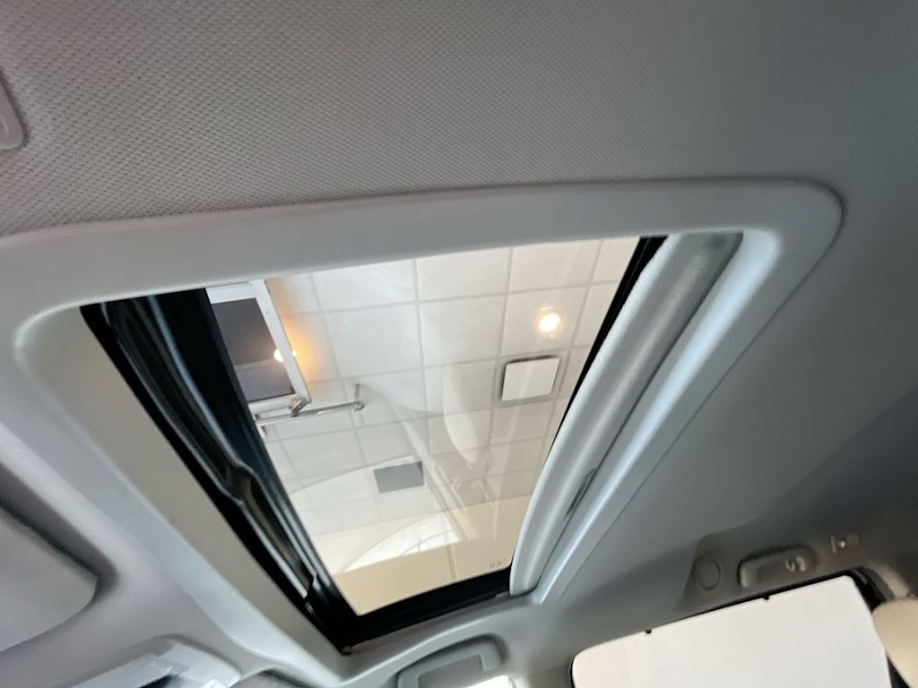 Thumbnail: 2019 Toyota Sienna - 28