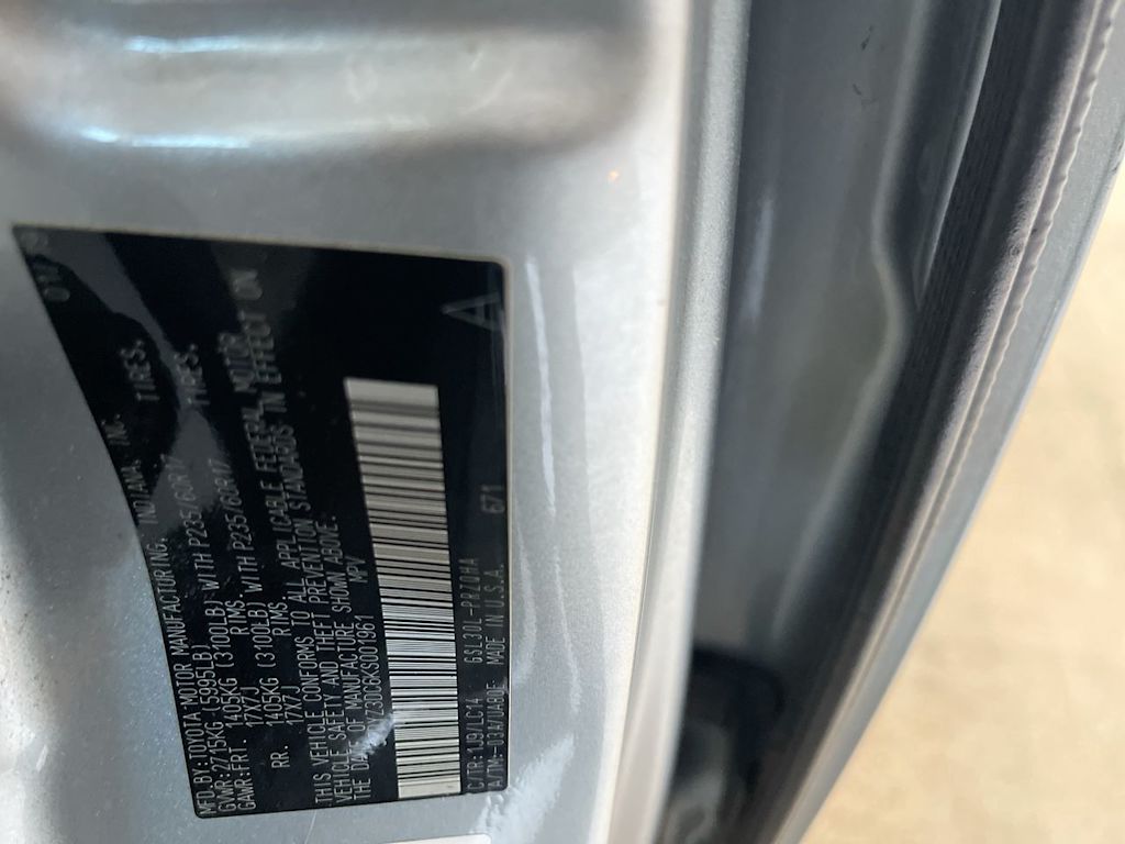 Thumbnail: 2019 Toyota Sienna - 16