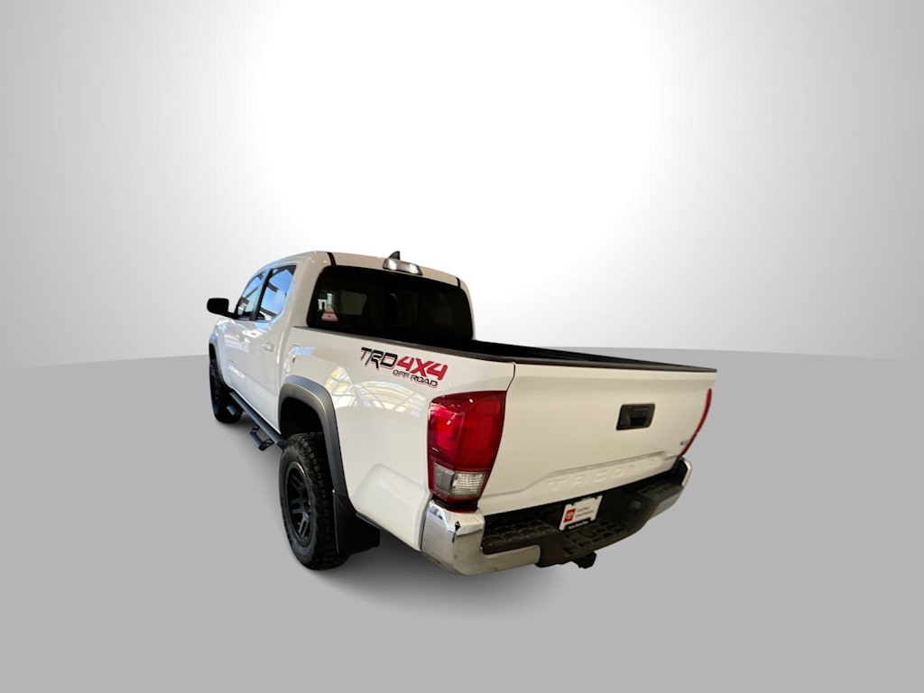 Thumbnail: 2017 Toyota Tacoma - 6