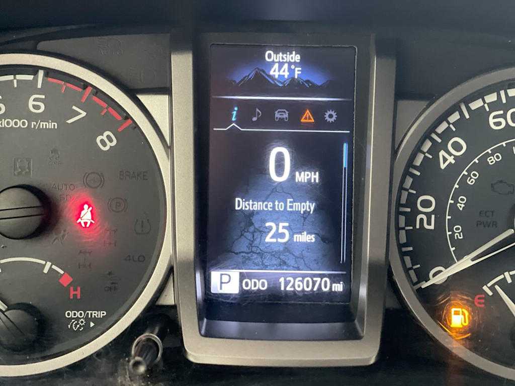 2018 Toyota Tacoma SR5 14