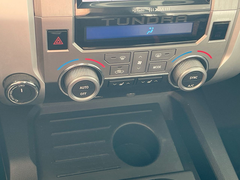 Thumbnail: 2015 Toyota Tundra - 26
