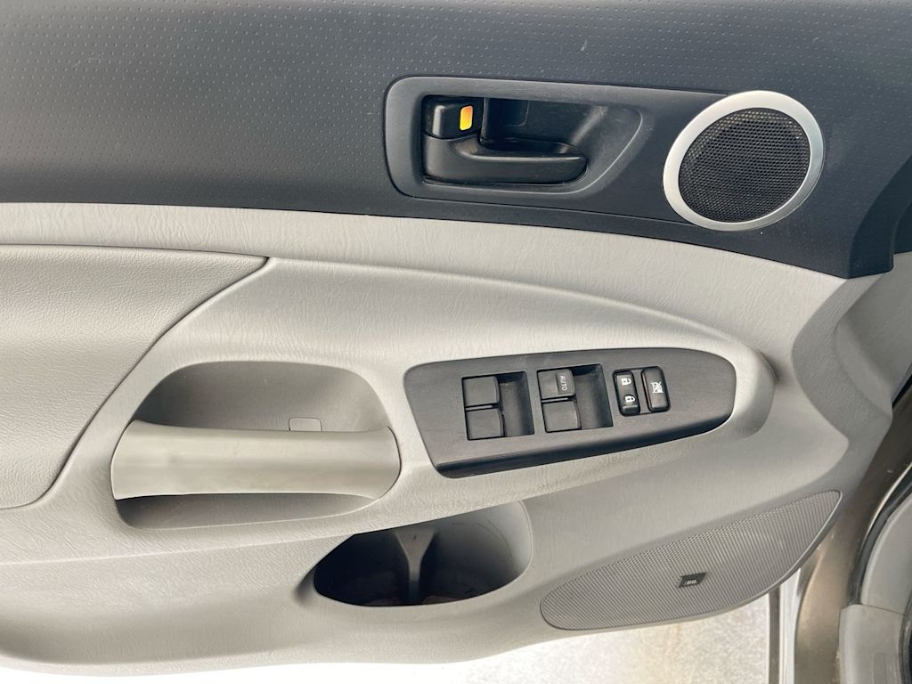 Thumbnail: 2013 Toyota Tacoma - 23
