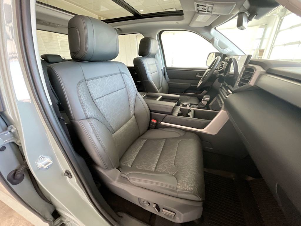 Thumbnail: 2024 Toyota Tundra - 10