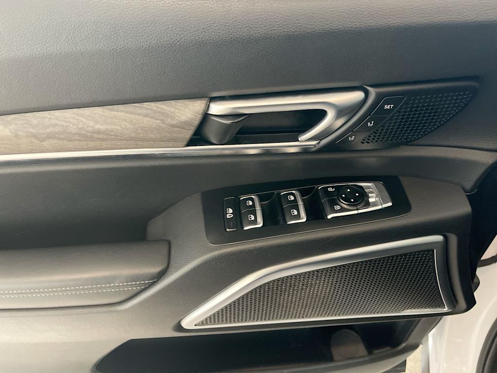 Thumbnail: 2022 Kia Telluride - 22