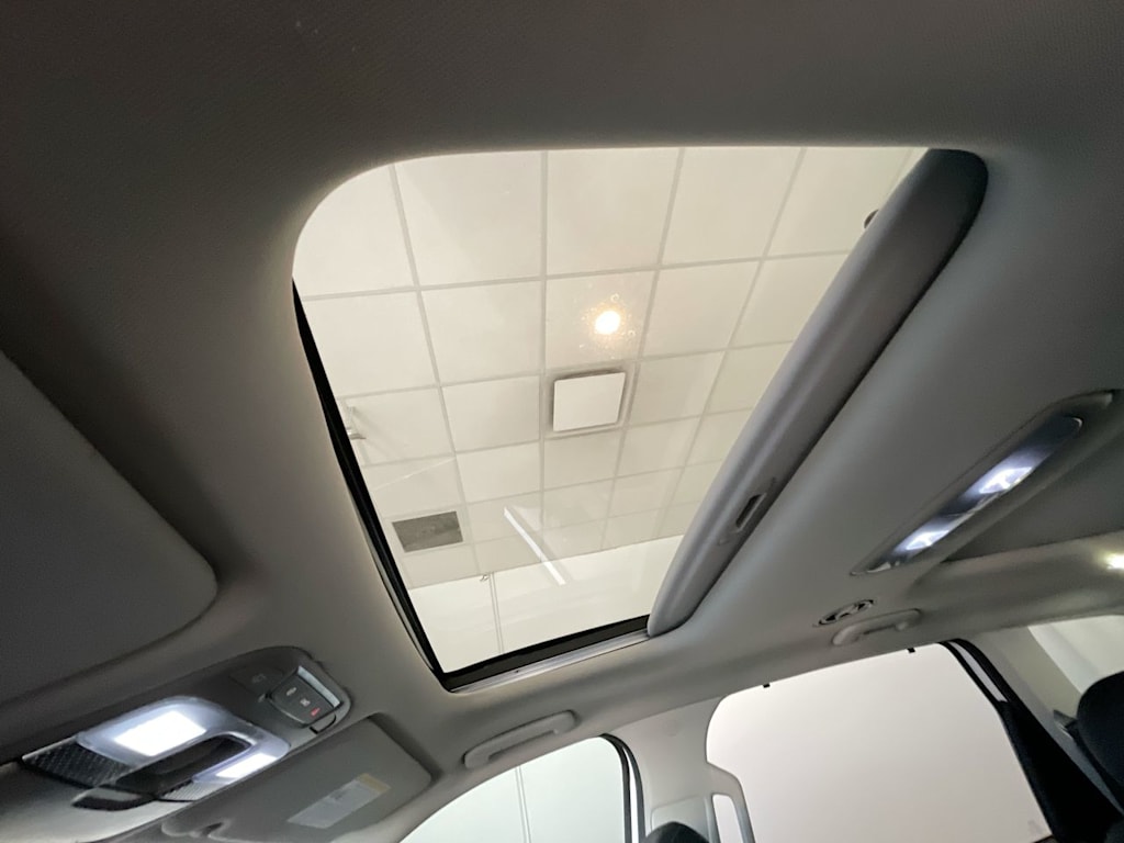 Thumbnail: 2022 Kia Telluride - 27