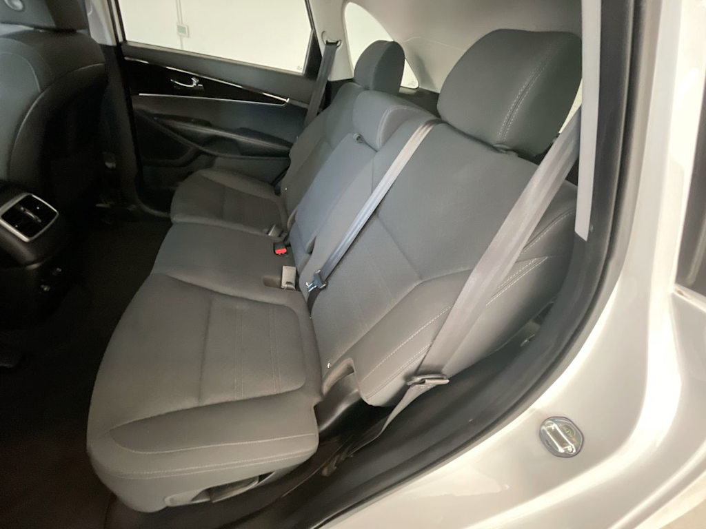 Thumbnail: 2020 Kia Sorento - 11