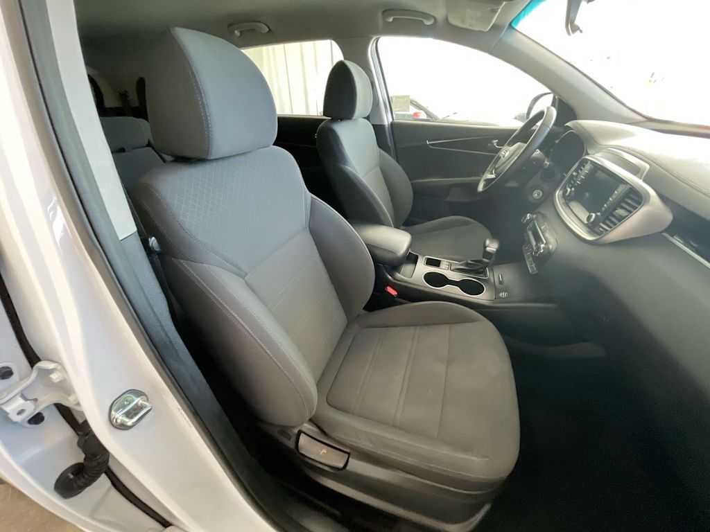 Thumbnail: 2020 Kia Sorento - 10