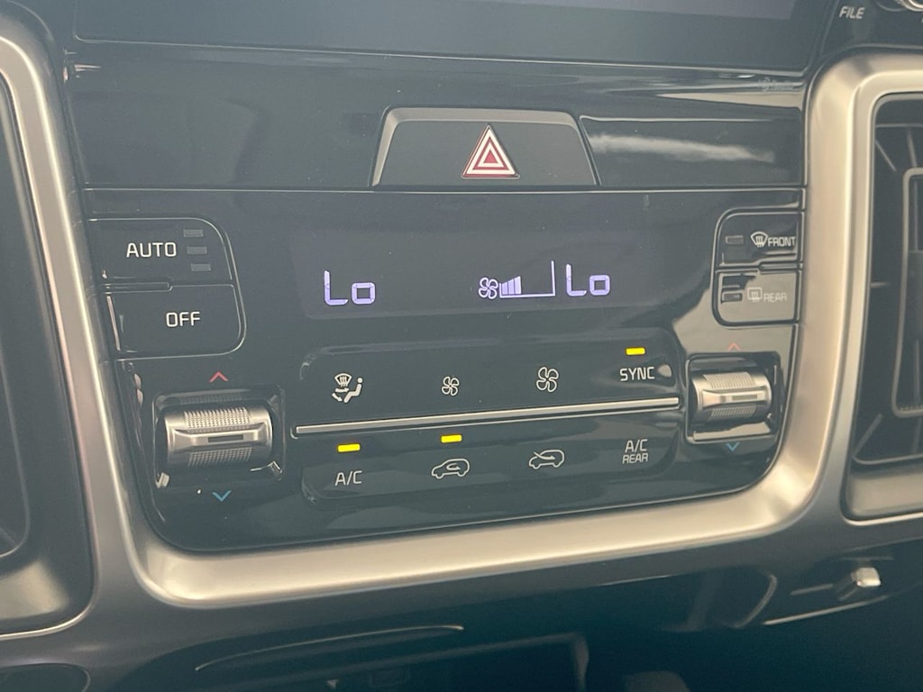 Thumbnail: 2023 Kia Sorento - 25