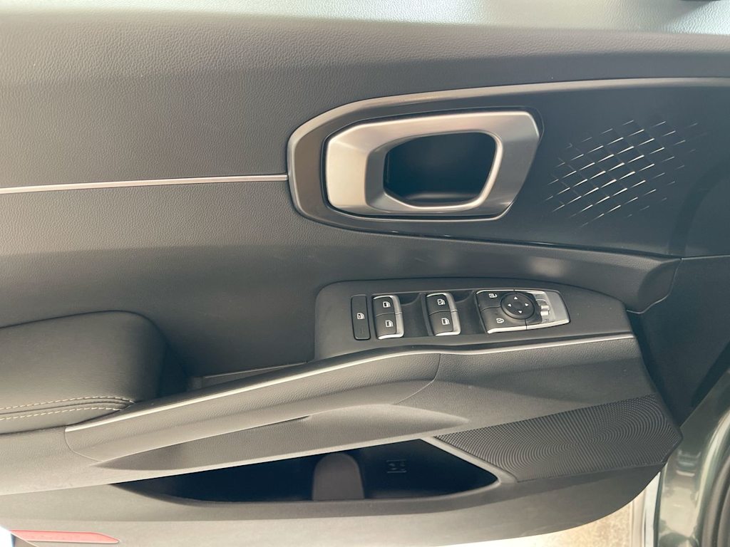 Thumbnail: 2023 Kia Sorento - 23
