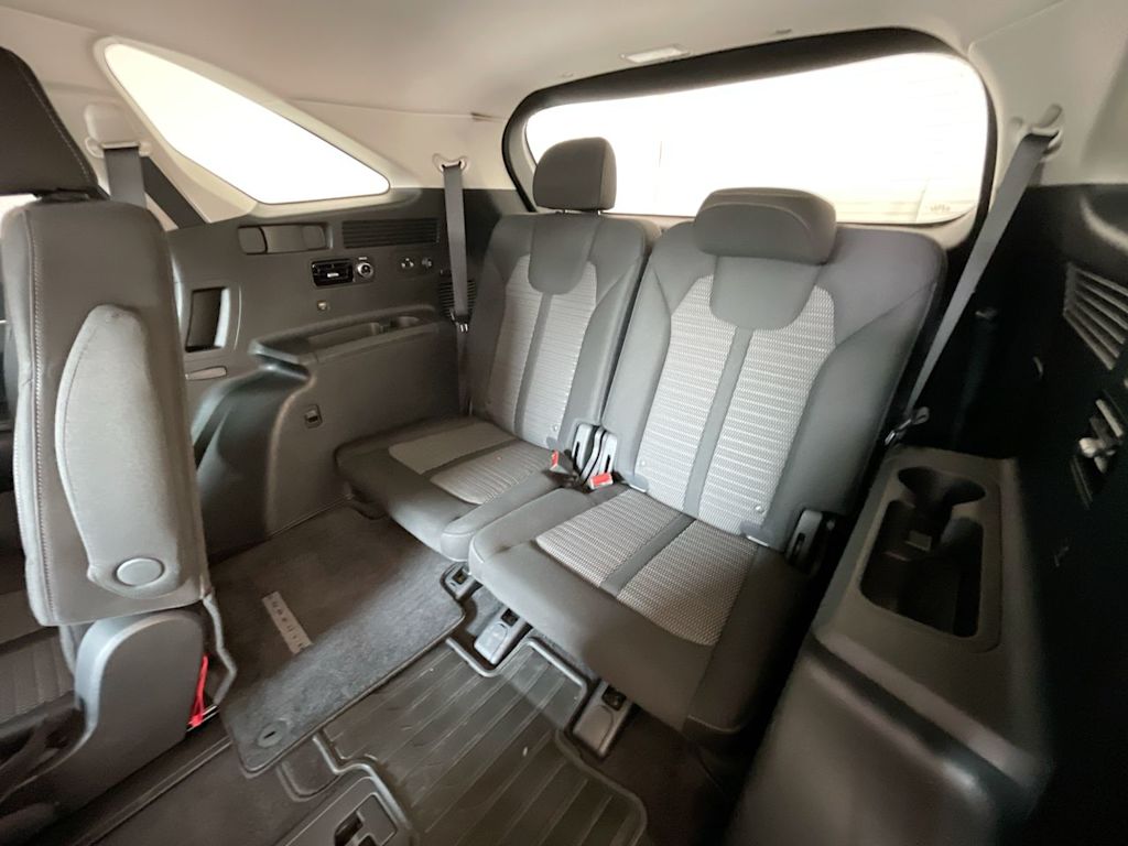 Thumbnail: 2023 Kia Sorento - 26