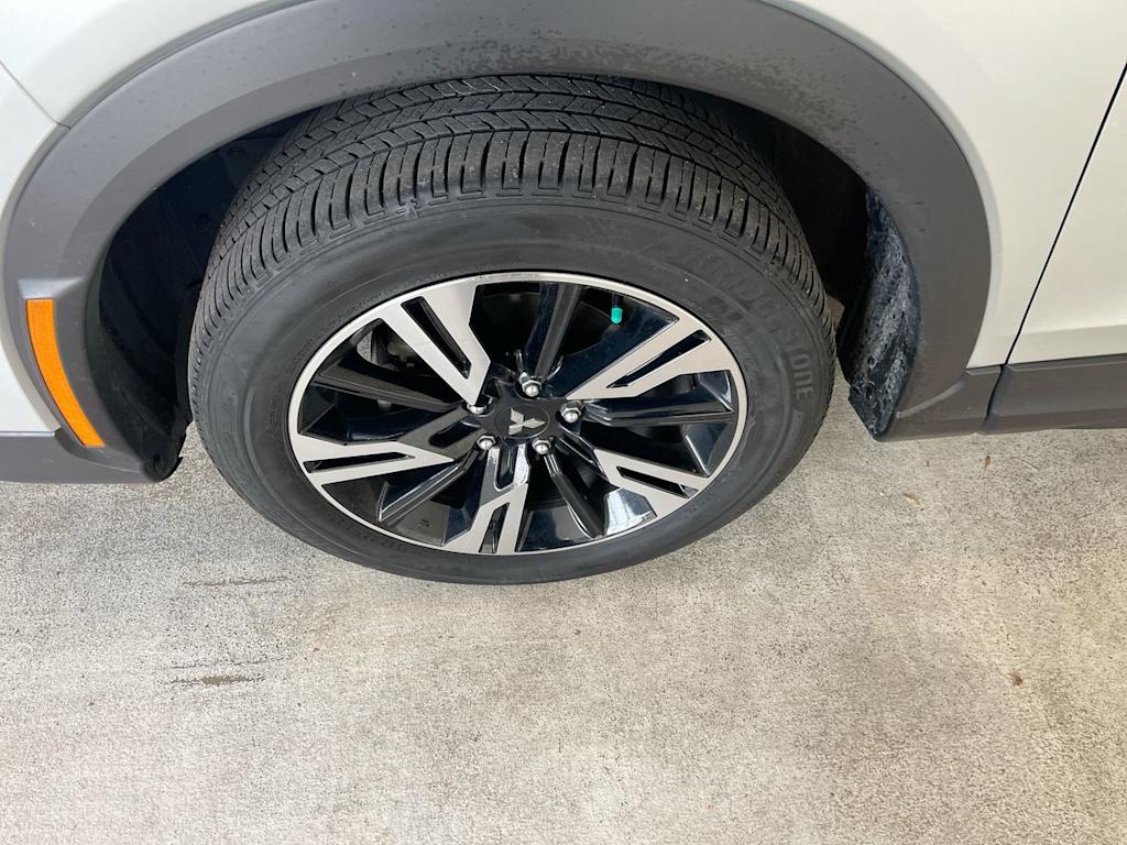 Thumbnail: 2024 Mitsubishi Eclipse Cross - 8