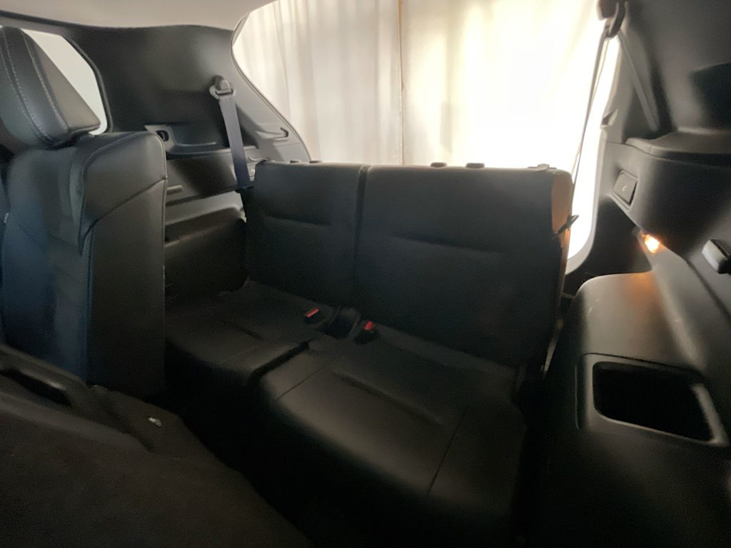 Thumbnail: 2023 Mitsubishi Outlander - 9