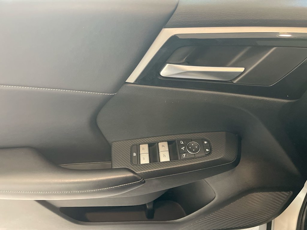 Thumbnail: 2023 Mitsubishi Outlander - 23