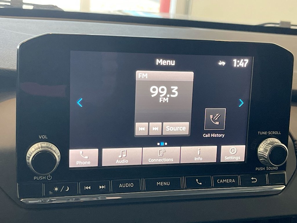 Thumbnail: 2023 Mitsubishi Outlander - 13