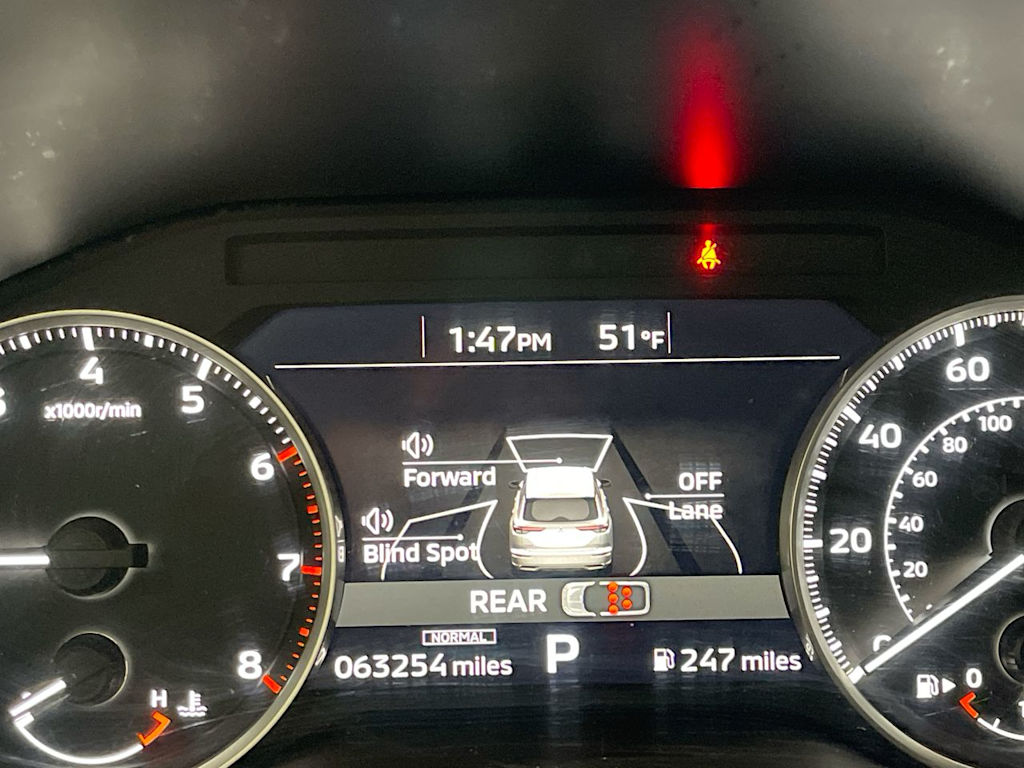 Thumbnail: 2023 Mitsubishi Outlander - 15