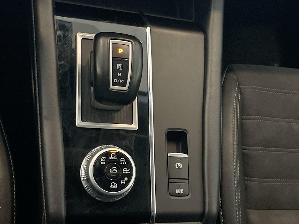 Thumbnail: 2023 Mitsubishi Outlander - 14