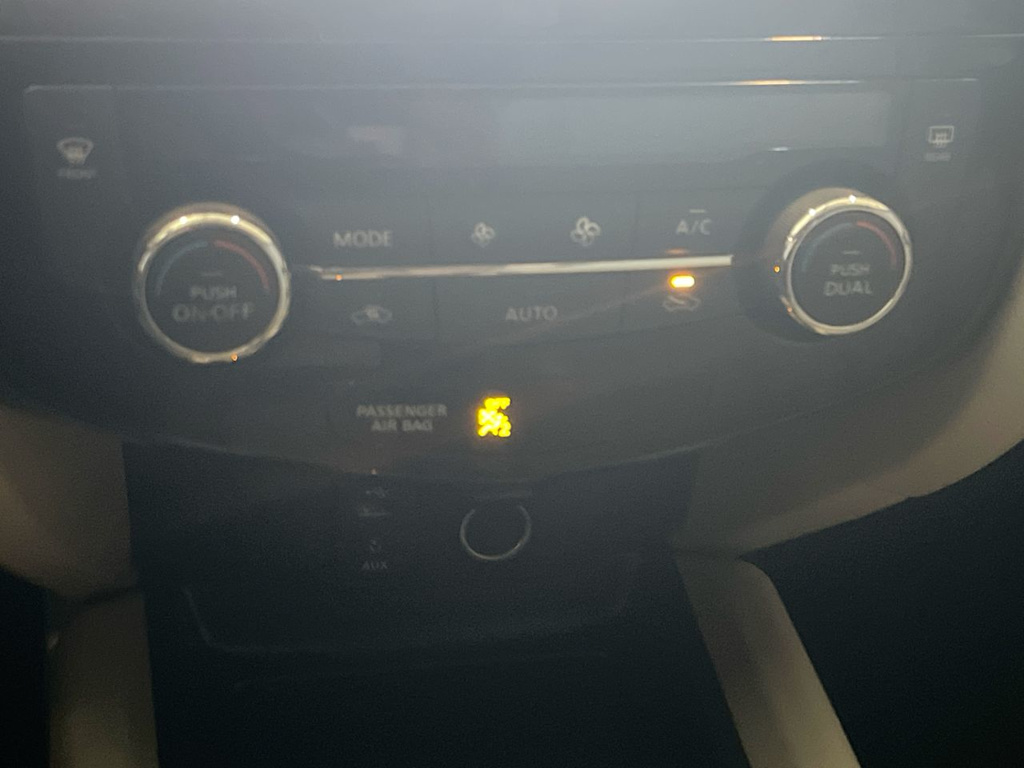 Thumbnail: 2017 Nissan Rogue Sport - 25