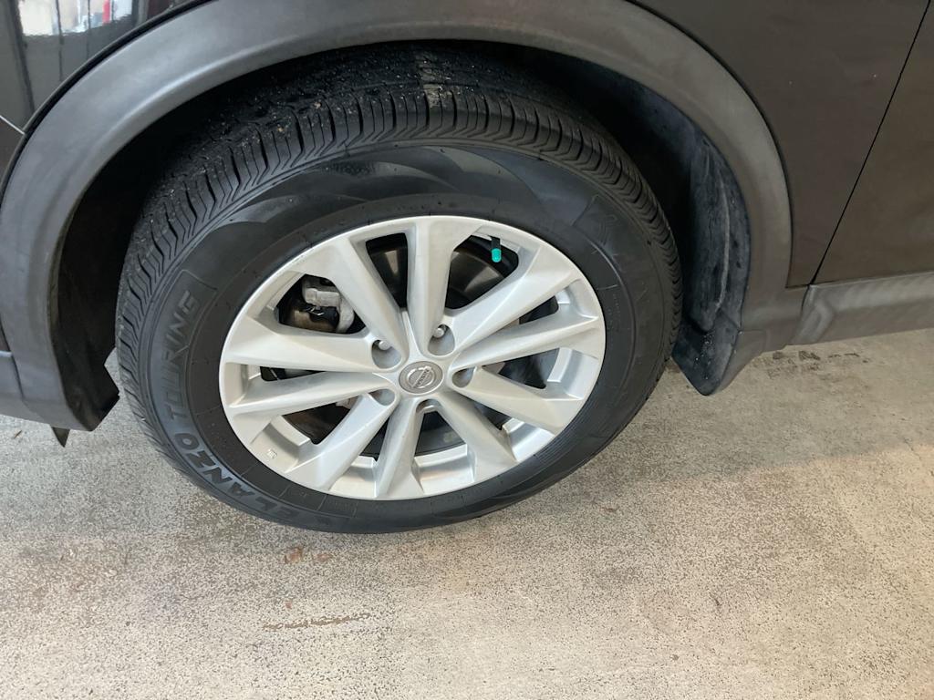 Thumbnail: 2017 Nissan Rogue Sport - 8