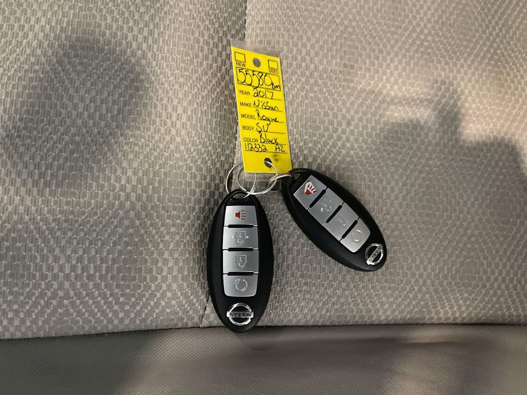 Thumbnail: 2017 Nissan Rogue Sport - 17