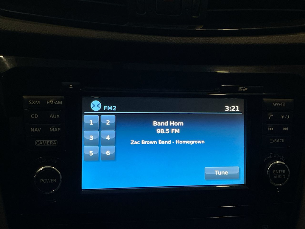 Thumbnail: 2017 Nissan Rogue Sport - 13