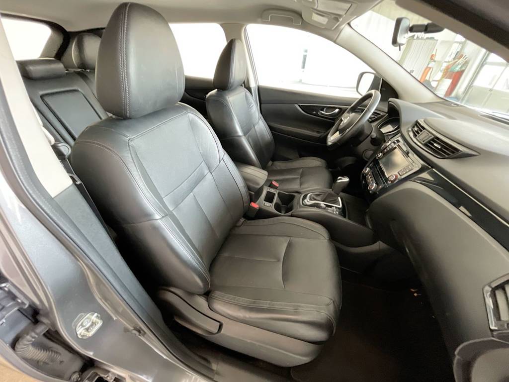 Thumbnail: 2018 Nissan Rogue Sport - 10