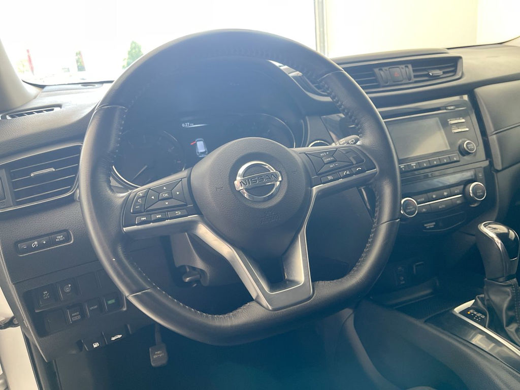 Thumbnail: 2017 Nissan Rogue - 2