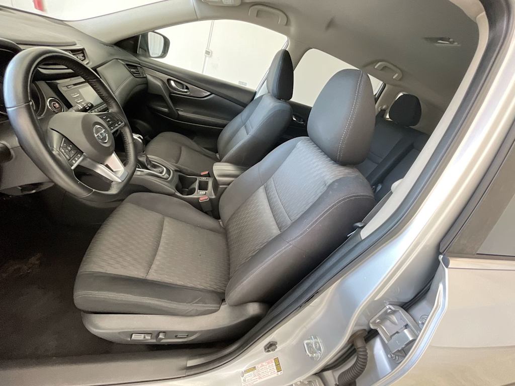 Thumbnail: 2017 Nissan Rogue - 9