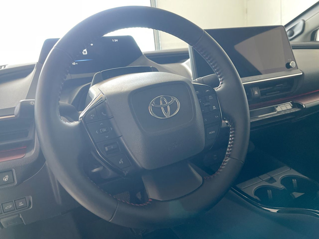 Thumbnail: 2026 Toyota Prius v - 2