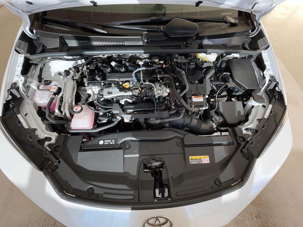 Thumbnail: 2026 Toyota Prius v - 7