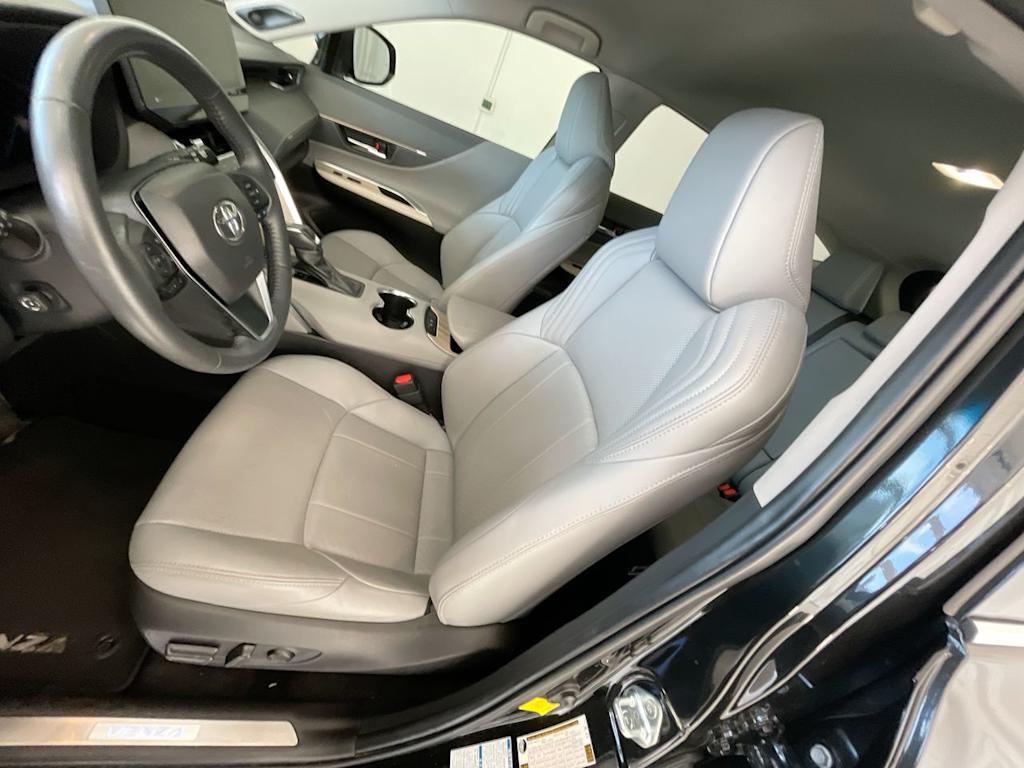 Thumbnail: 2022 Toyota Venza - 9