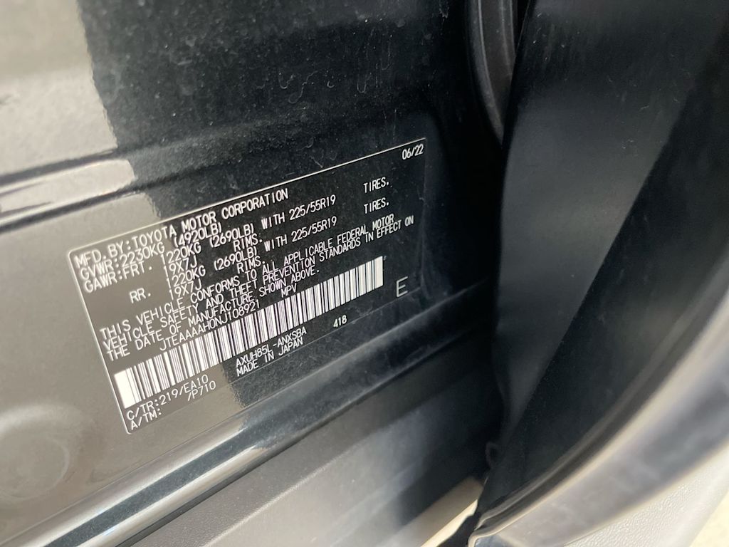 Thumbnail: 2022 Toyota Venza - 17