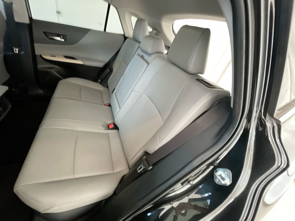 Thumbnail: 2022 Toyota Venza - 11