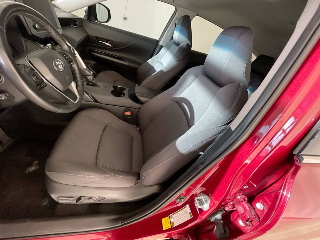 2023 Toyota Venza LE 9