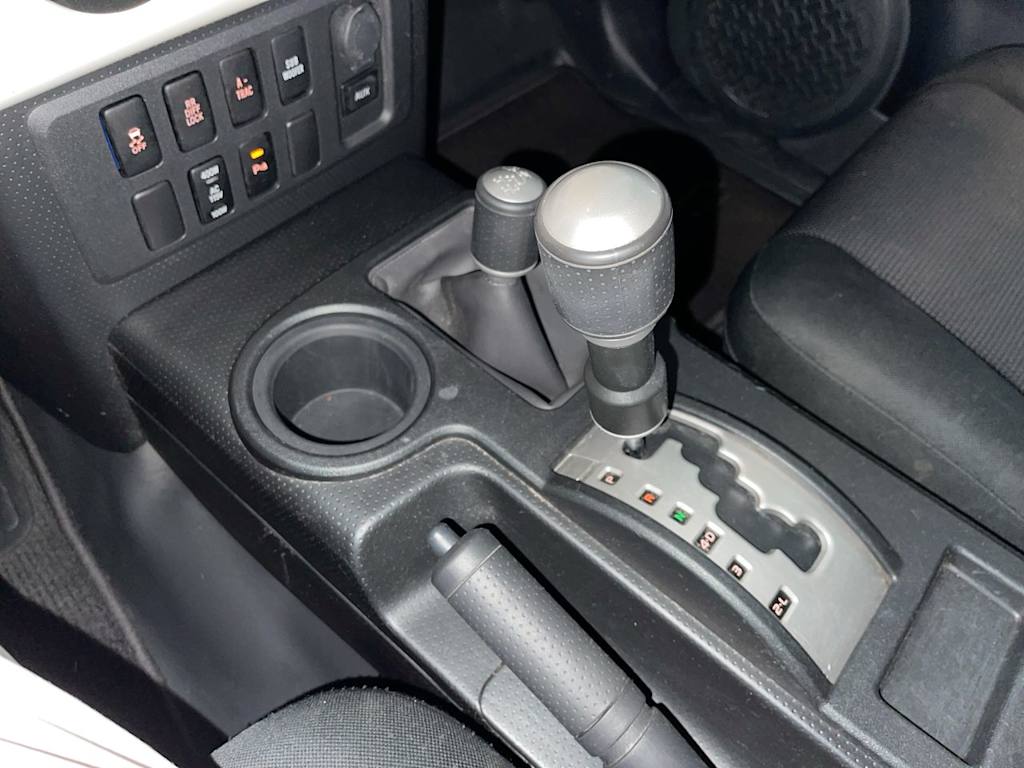 Thumbnail: 2010 Toyota FJ Cruiser - 12