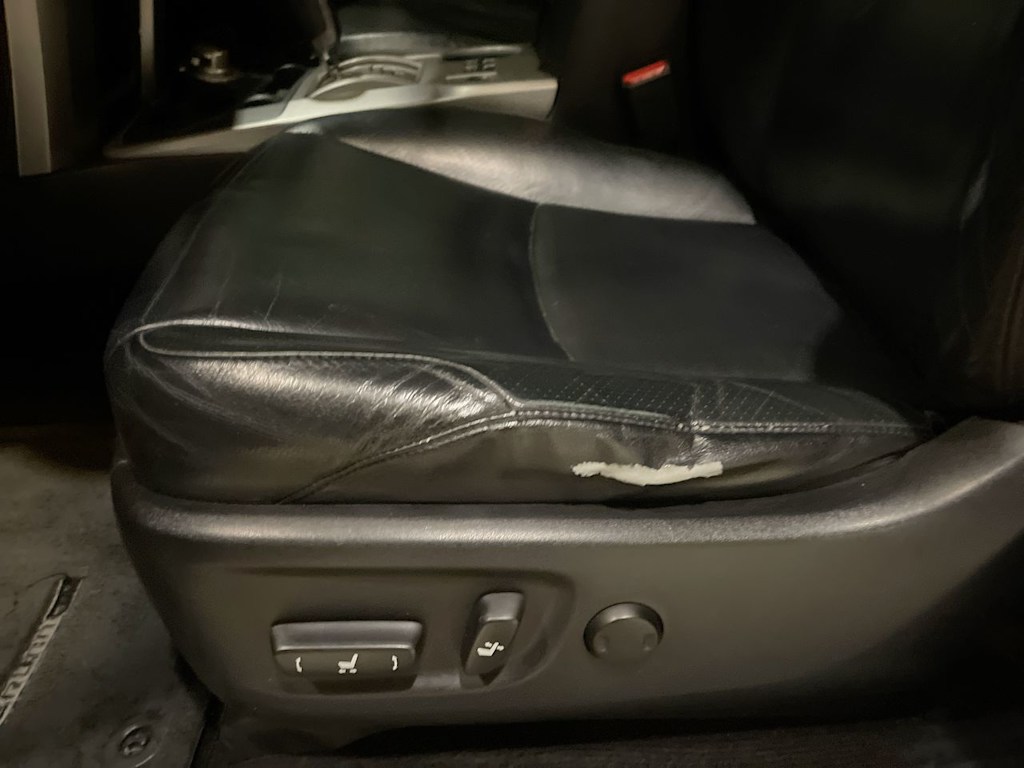 Thumbnail: 2013 Toyota 4Runner - 21