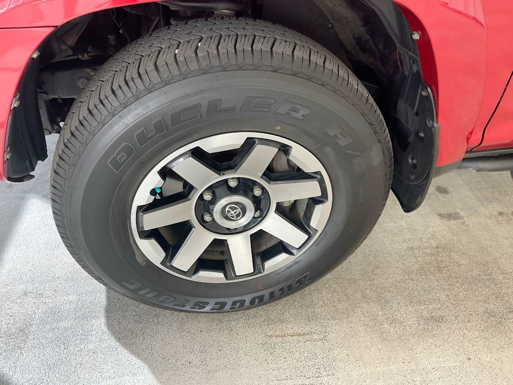 Thumbnail: 2019 Toyota 4Runner - 7