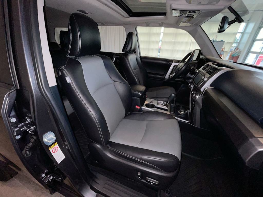 Thumbnail: 2014 Toyota 4Runner - 8