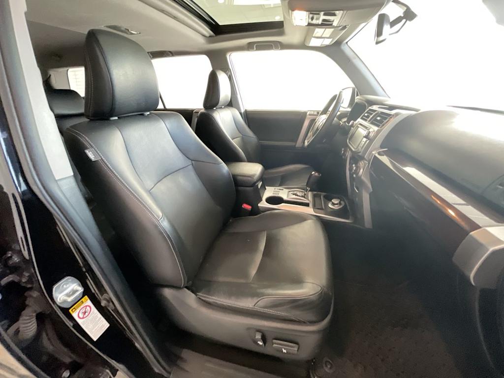 Thumbnail: 2017 Toyota 4Runner - 9