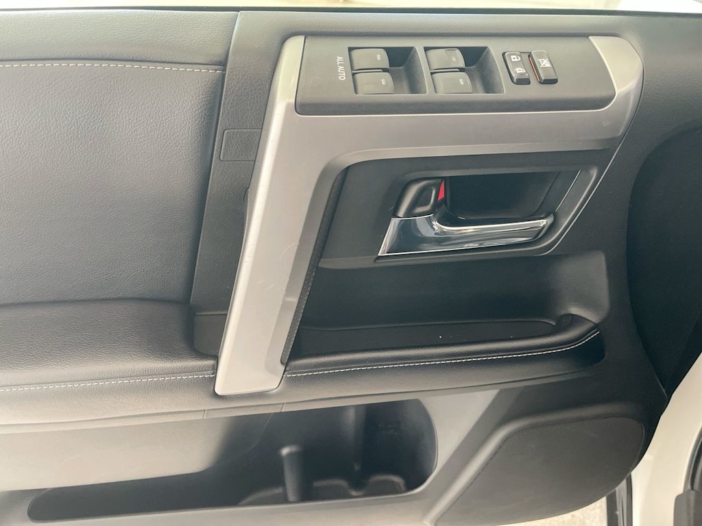 Thumbnail: 2017 Toyota 4Runner - 22