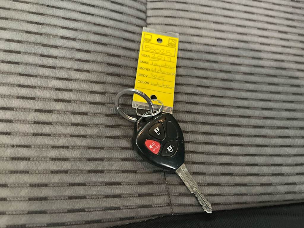 Thumbnail: 2017 Toyota 4Runner - 16