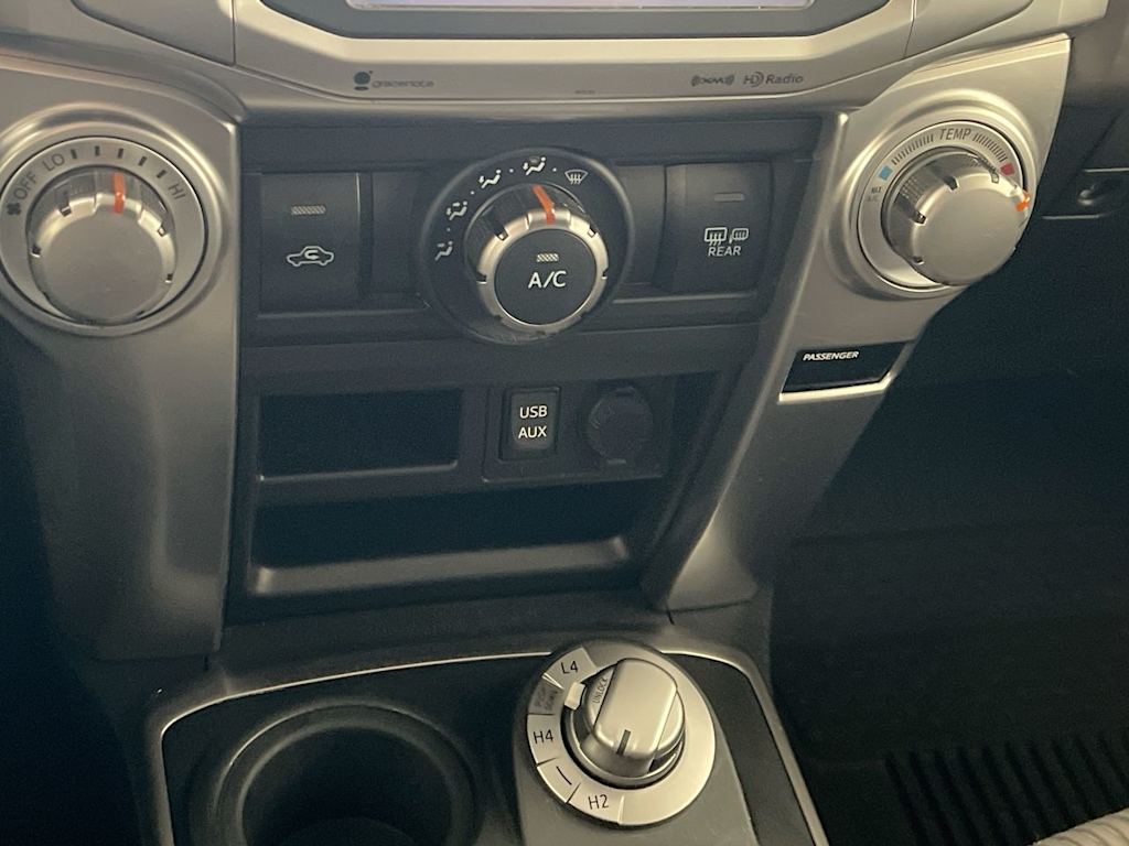 Thumbnail: 2017 Toyota 4Runner - 24