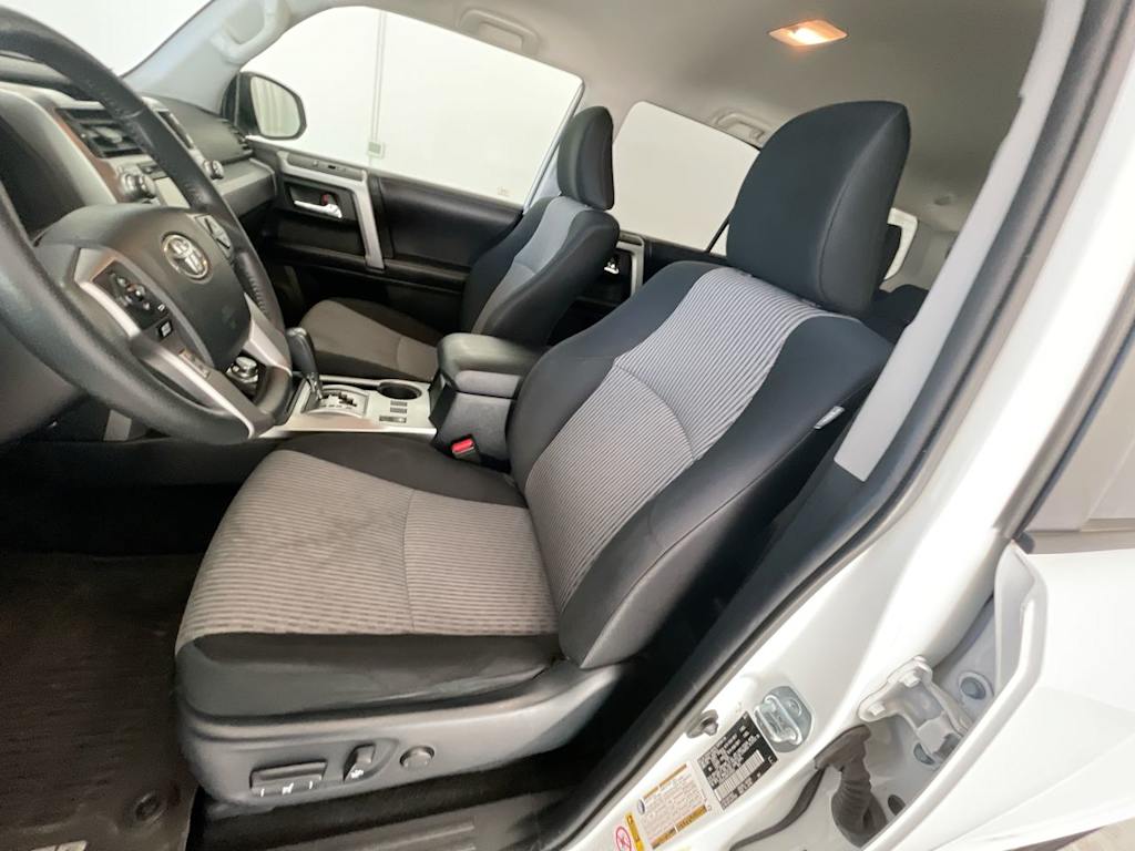 Thumbnail: 2017 Toyota 4Runner - 9