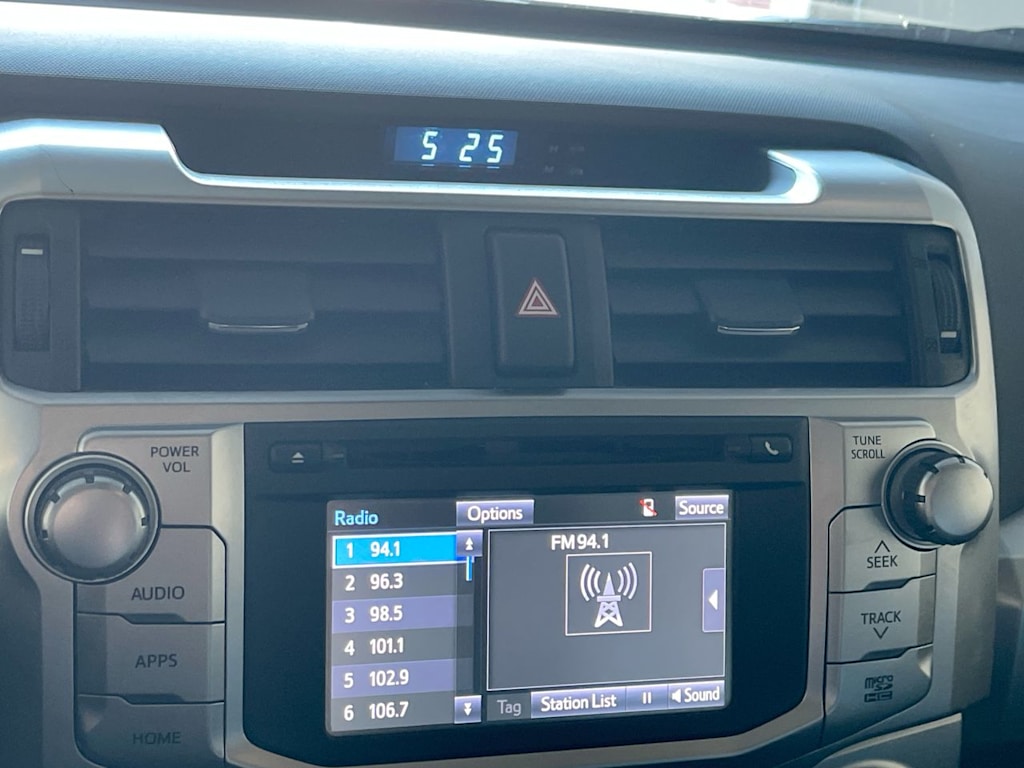 Thumbnail: 2019 Toyota 4Runner - 10