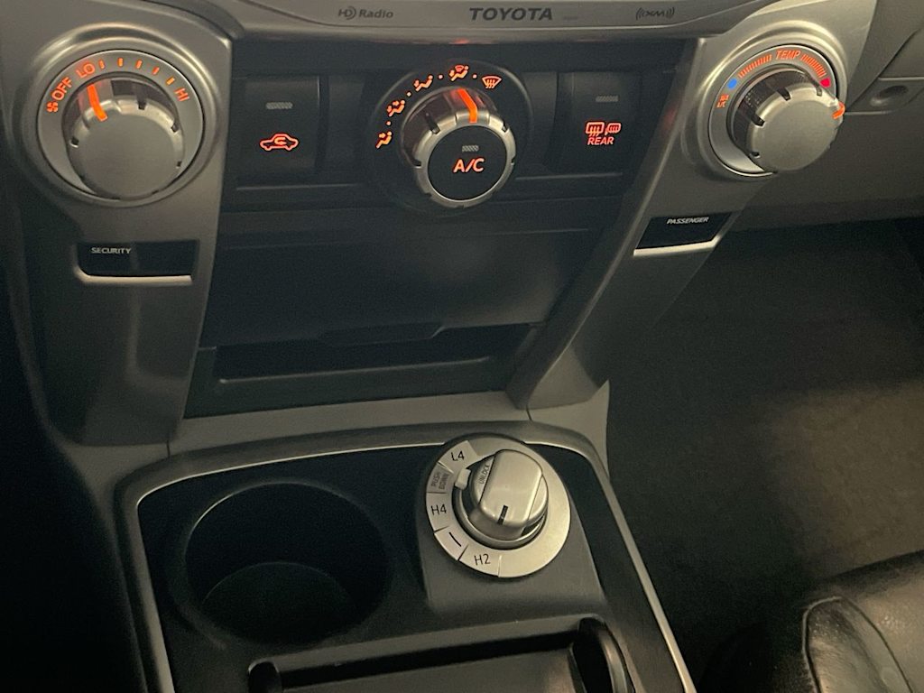 Thumbnail: 2013 Toyota 4Runner - 26