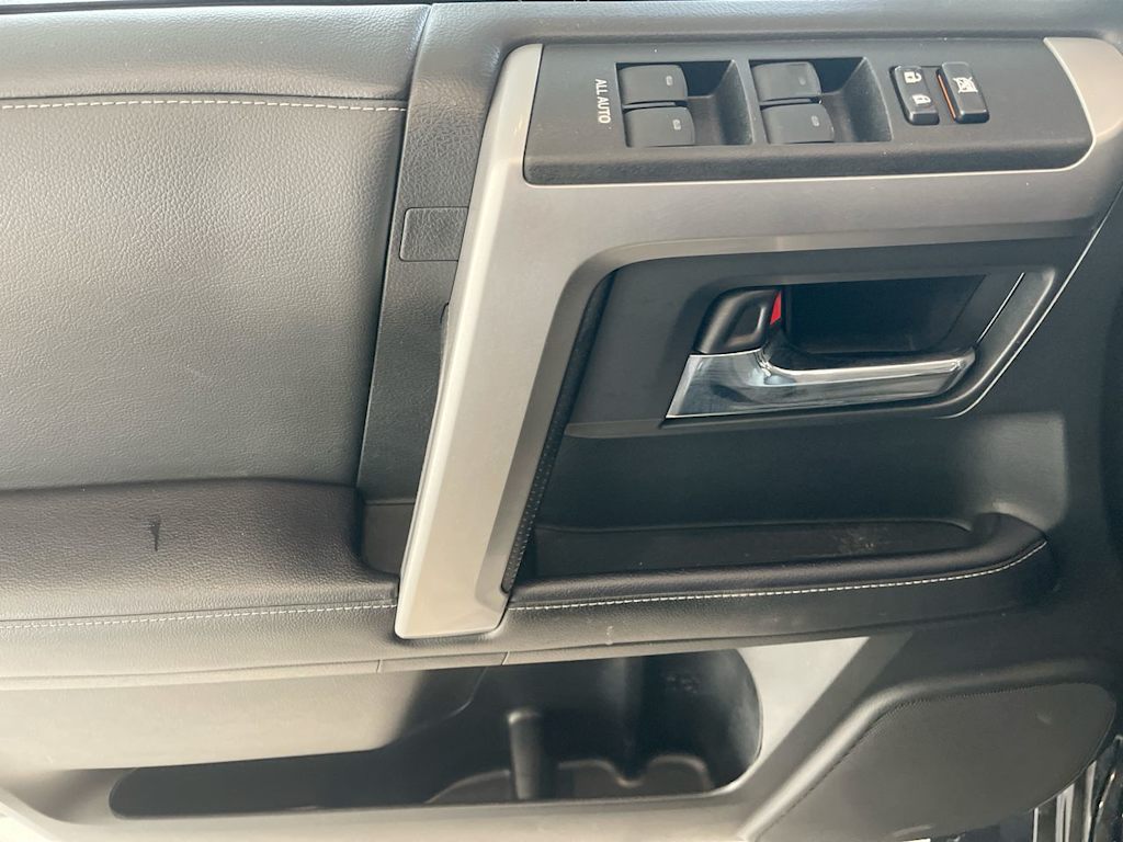 Thumbnail: 2021 Toyota 4Runner - 23