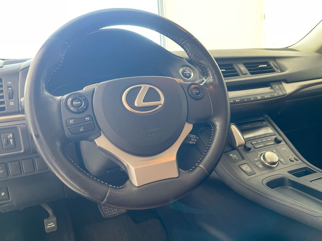 Thumbnail: 2015 Lexus CT - 2