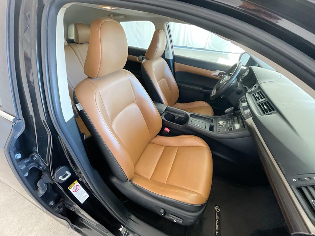 Thumbnail: 2015 Lexus CT - 27